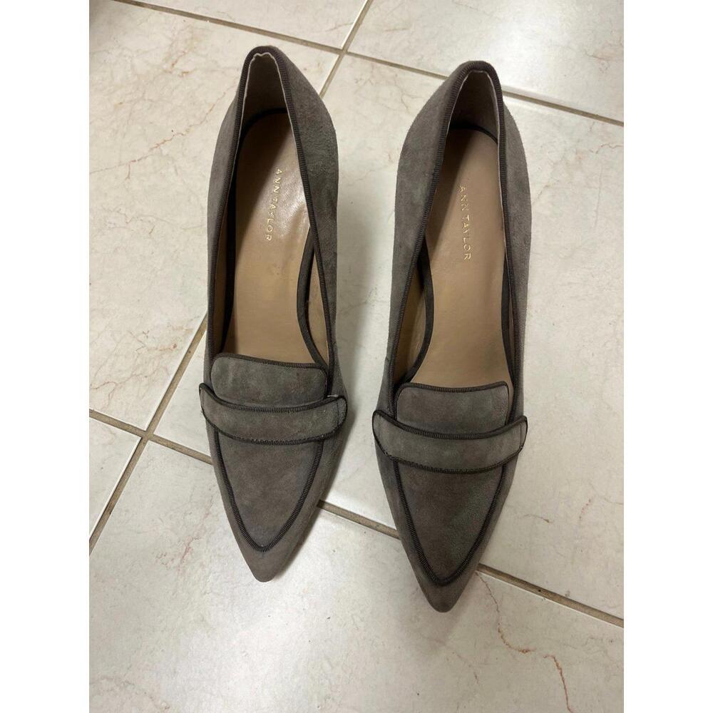 Women’s dress shoes 8